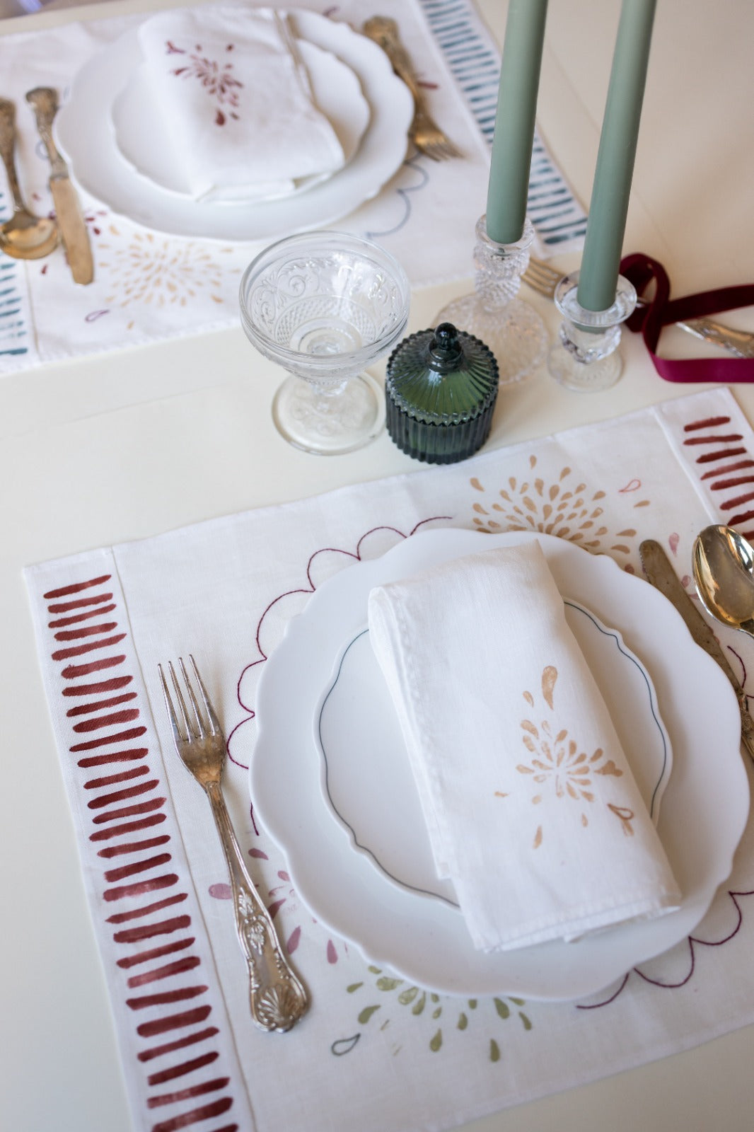 Linen Placemat with bordeaux frame